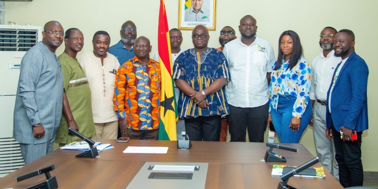 Orange Growers Association members in Ghana discussing agriculture and agribusiness developments